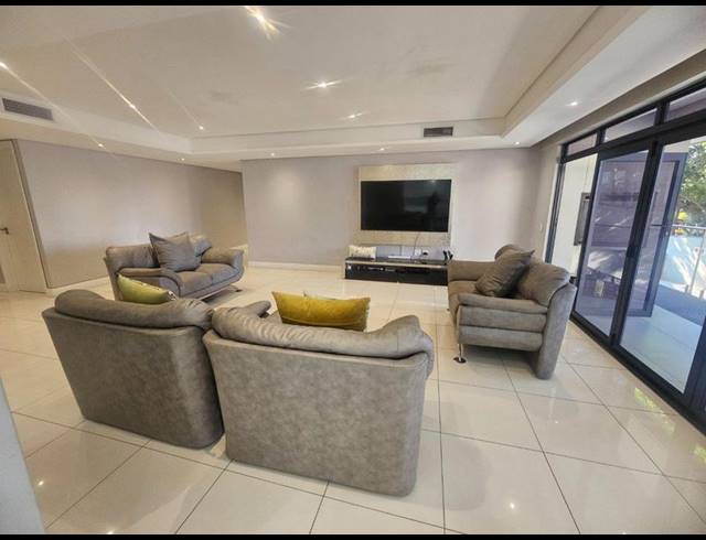 4 BEDROOM APARTMENT FOR SALE IN MORNINGSIDE